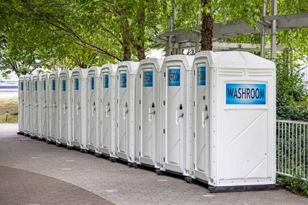 Porta potty delivery and setup in Ara, AL